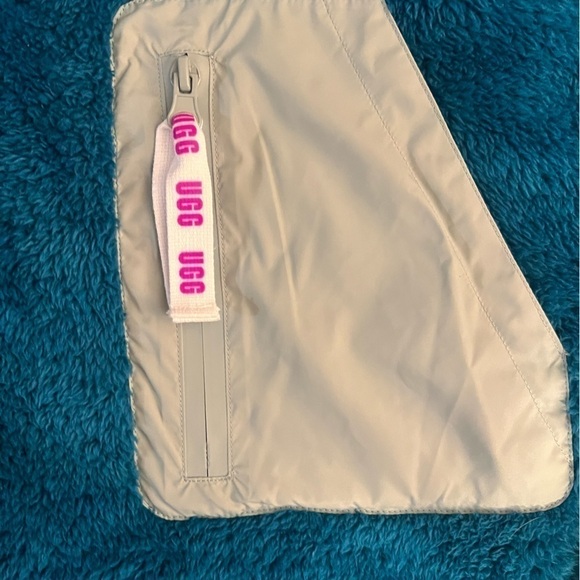 BLUE Sherpa UGG Pullover Crewneck Sweatshirt, XL with zipper pocket - Picture 4 of 5